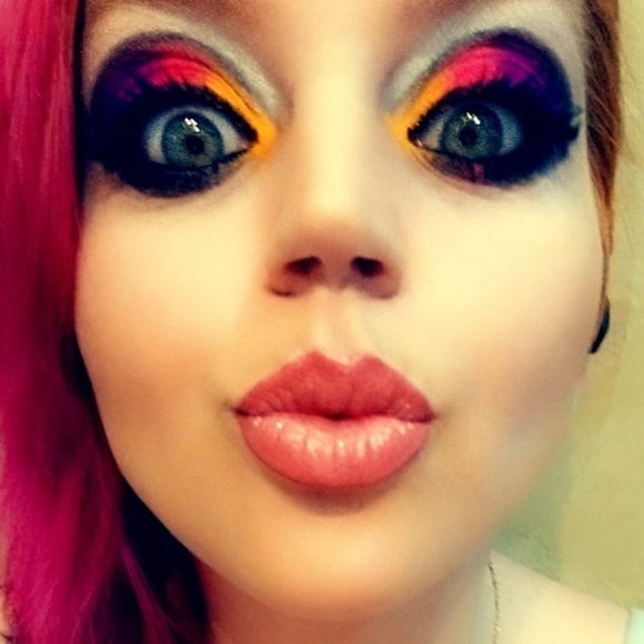 Meet your Posher, Rachel - Picture 2 of 2